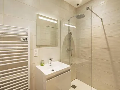 Plan de l'établissement Appartement Moderne Reims Centre avec Parking et WiFi - FR-1-870-9