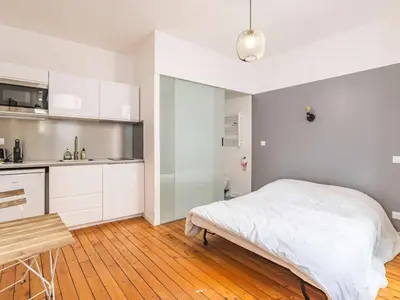 Cuisine ou kitchenette dans l'établissement Spacieuse Maison Rénovée près Basilique St-Rémi, 11 Pers, Terrasse - FR-1-870-2