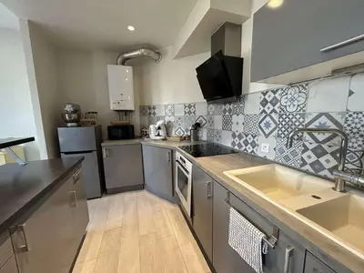 Plan de l'établissement Appartement Confortable & Moderne à Reims - FR-1-870-21