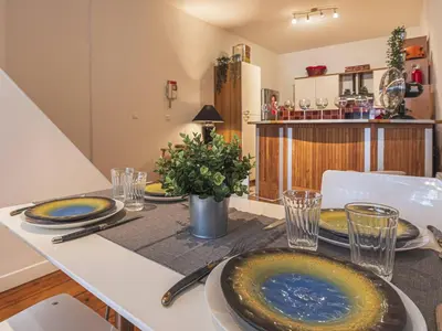 Plan de l'établissement Ancien bar transformé à Reims - 3 chambres, 2 salles de bain - FR-1-870-27