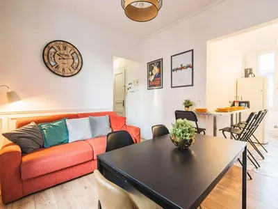 Coin salon dans l'établissement Appartement Lumière Hypercentre avec Wi-Fi à Reims - FR-1-870-14