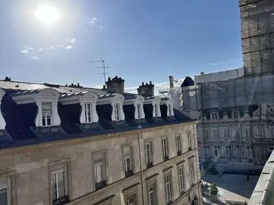 Plan de l'établissement Charme Central : Grand Appart à Reims - FR-1-870-32