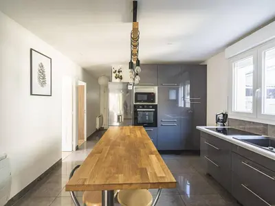 Plan de l'établissement Appartement Terrasse Confortable à Reims - FR-1-870-23