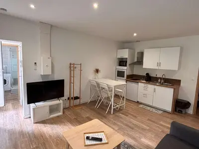 Plan de l'établissement Appartement cosy avec terrasse à Reims - FR-1-870-30