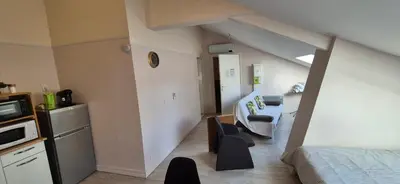 Cuisine ou kitchenette dans l'établissement Appartement spacieux proche centre, 2ᵉ étage sans ascenseur, without lift