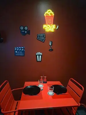 Plan de l'établissement Hollywood Spa Jacuzzi - Cinéma