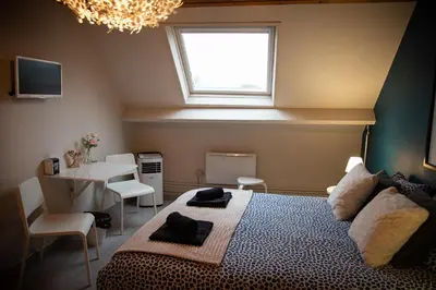 Plan de l'établissement 3 PAUSE NATURE SORBAIS Chambre avec salle de bain privative, entrée indépendante et arrivée autonome