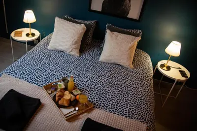 Plan de l'établissement 3 PAUSE NATURE SORBAIS Chambre avec salle de bain privative, entrée indépendante et arrivée autonome