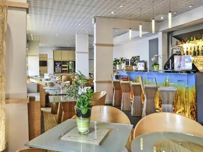 Restaurant ou autre lieu de restauration dans l'établissement ibis Saint Quentin Basilique