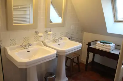 Salle de bains dans l'établissement Orangerie Saint Martin