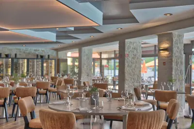 Restaurant ou autre lieu de restauration dans l'établissement Hôtel du Golf de l'Ailette, The Originals Relais