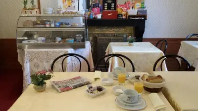 Nourriture dans l'hôtel ou à proximité