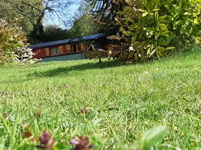 Jardin de l'établissement Roulotte La Verdine