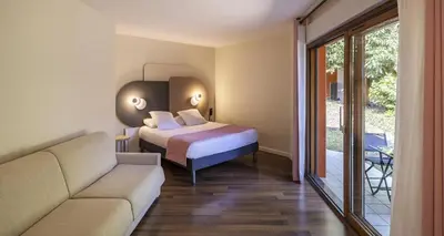 Un ou plusieurs lits dans un hébergement de l'établissement Sure Hotel by Best Western Saint-Quentin Ouest Le pot d étain
