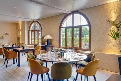 Restaurant ou autre lieu de restauration dans l'établissement Sure Hotel by Best Western Saint-Quentin Ouest Le pot d étain