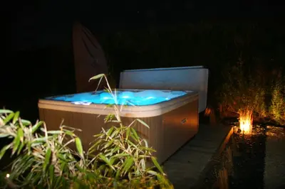 Piscine de l'établissement Les Suites Champenoises ou située à proximité