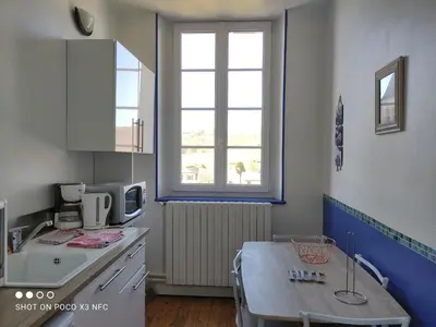 Cuisine ou kitchenette dans l'établissement Le Clos du Val