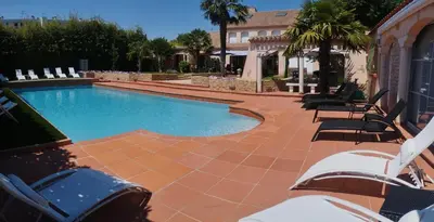 Piscine de l'établissement Le Mas Champenois ou située à proximité