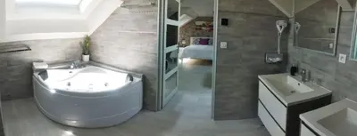 Salle de bains dans l'établissement Le Mas Champenois