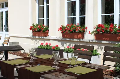 Restaurant ou autre lieu de restauration dans l'établissement Le Clos De Mutigny
