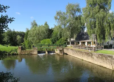 Vue sur la rivière ou le fleuve situé(e) à proximité de le camping