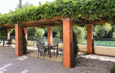 Jardin de l'établissement Apt B