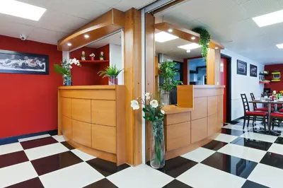 Restaurant ou autre lieu de restauration dans l'établissement Enzo Hotels Chalons en Champagne