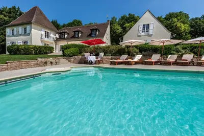 Piscine de l'établissement Domaine du Bois des Anges ou située à proximité