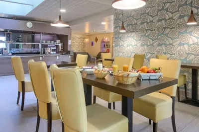 Cuisine ou kitchenette dans l'établissement Sure Hotel by Best Western Reims Nord
