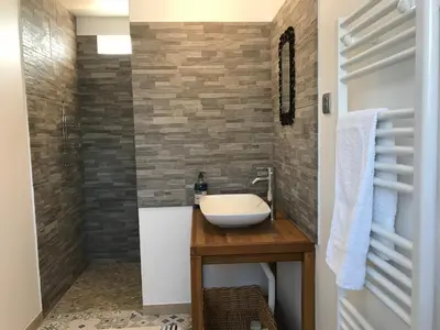 Salle de bains dans l'établissement Relais du Chat Prosper
