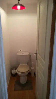 Salle de bains dans l'établissement Les Fontaines