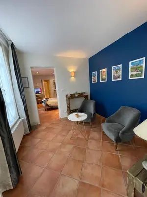 Coin salon dans l'établissement Chez Camille