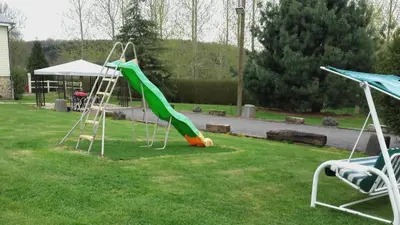 Aire de jeux pour enfants de l'établissement Gite Des Peupliers