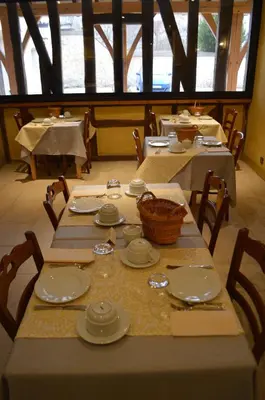 Restaurant ou autre lieu de restauration dans l'établissement Le Clos Margot
