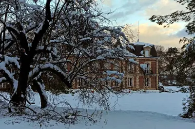 L'établissement Chateau le Quesnoy en hiver