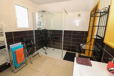 Salle de bains dans l'établissement Etape au Calme à 4Km du Centre de Reims