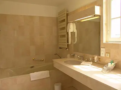 Salle de bains dans l'établissement Chateau De Fere