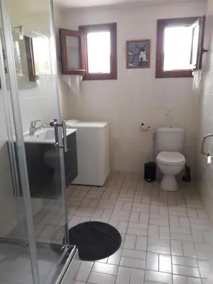 Salle de bains dans l'établissement Gite Le Savart