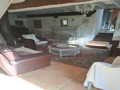 Coin salon dans l'établissement Charming Gîte in France for a Private Getaway