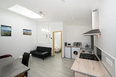 Cuisine ou kitchenette dans l'établissement Gîte de vac's et d'affaires à Deville Secteur Monthermé - Ardennes