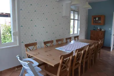 Télévision ou salle de divertissement dans l'établissement Gîte du Frêne