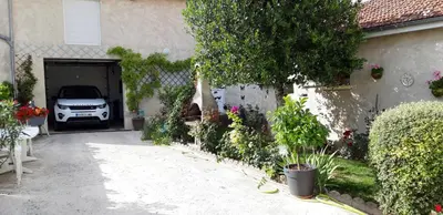 Jardin de l'établissement Le Logis du Vendangeur