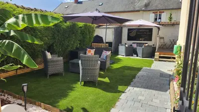 Jardin de l'établissement L'Iliade - Chambres d'hôtes - B&B à Bouzy