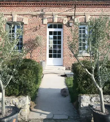 Jardin de l'établissement Le Prieuré Chambres d'hôtes