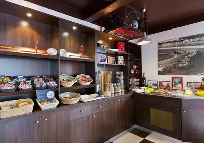 Cuisine ou kitchenette dans l'établissement Enzo Hotels Reims Tinqueux