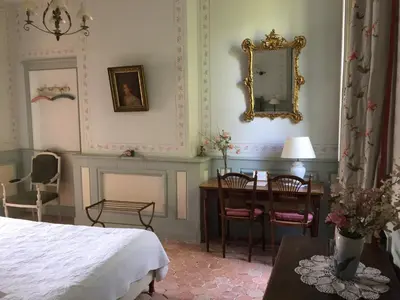 Un ou plusieurs lits dans un hébergement de l'établissement Chateau de Juvigny