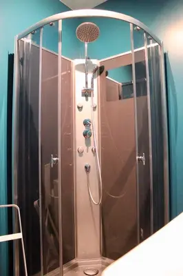 Salle de bains dans l'établissement Le Sarment - HAUTVILLERS