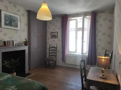 Bibliothèque dans la maison de vacances