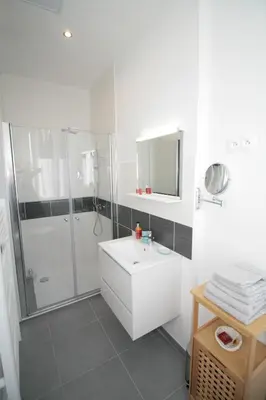 Salle de bains dans l'établissement Comme à la maison - BASILIQUE