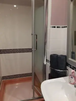 Salle de bains dans l'établissement Chambre D'Hôtes avec petit Déjeuner